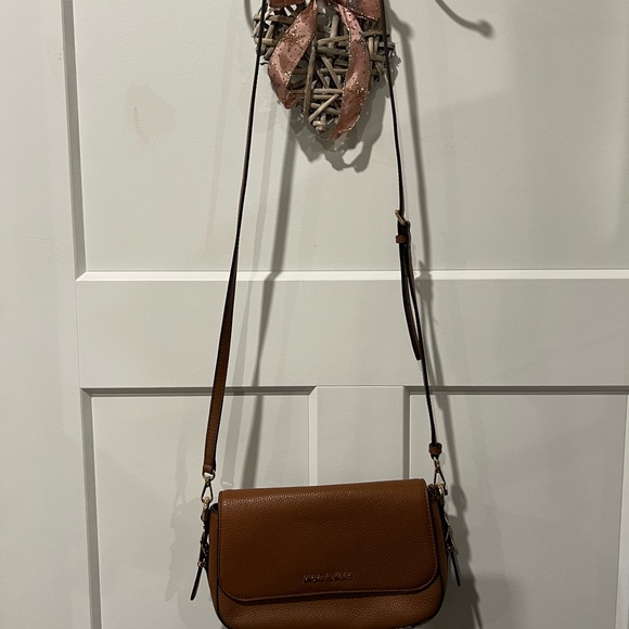 Michael Kors Bedford Legacy Leather Flap Crossbody EUC - Picture 11 of 13